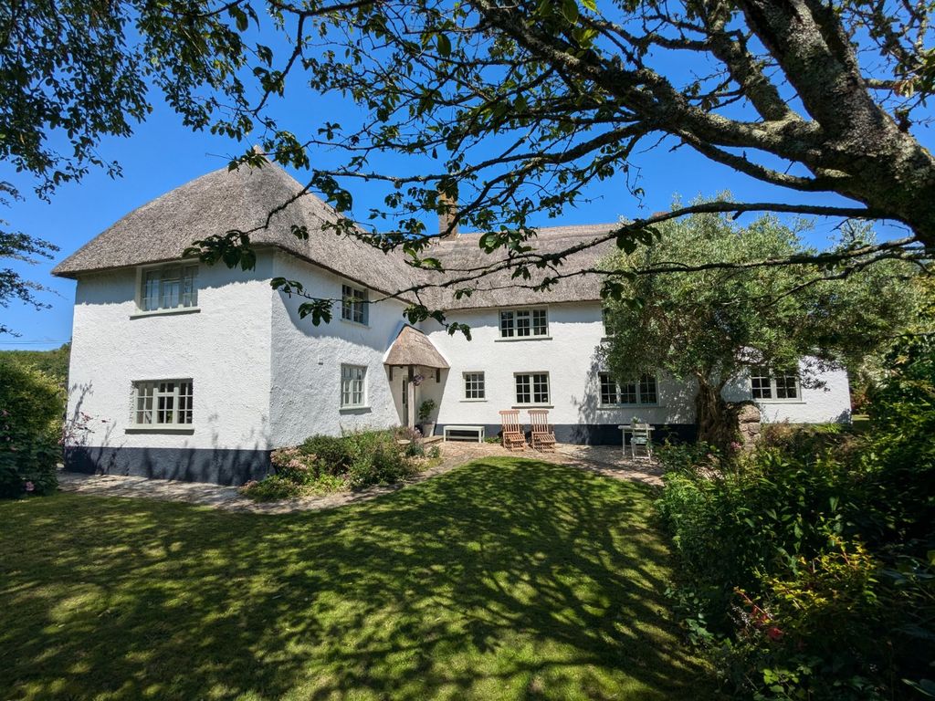 Property photo 1 of 21 Dunscombe Cottage