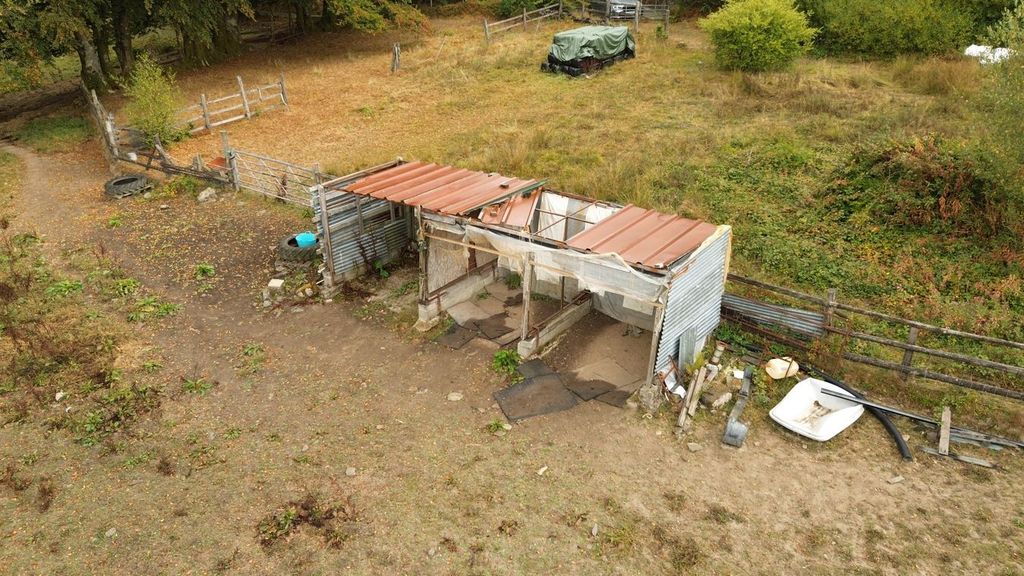 Property photo 3 of 6