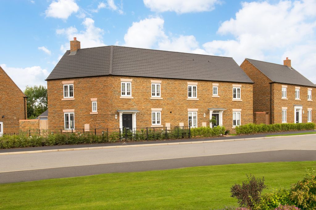 Property photo 1 of 10 Fairway Show Home Dwh The Pavilions