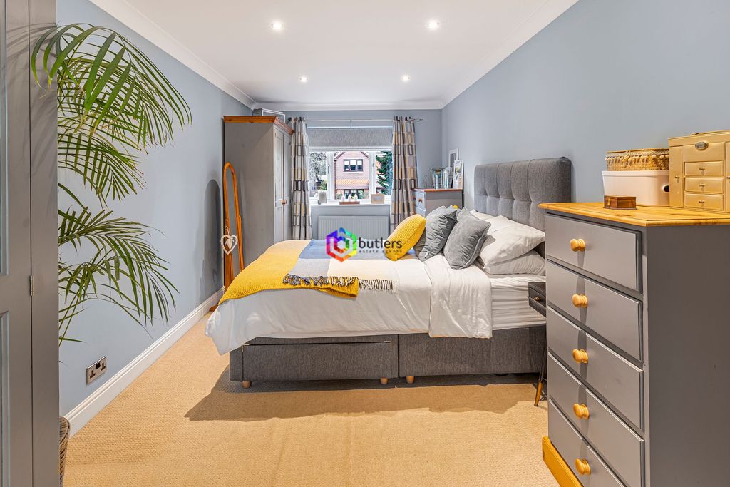 Property photo 2 of 22