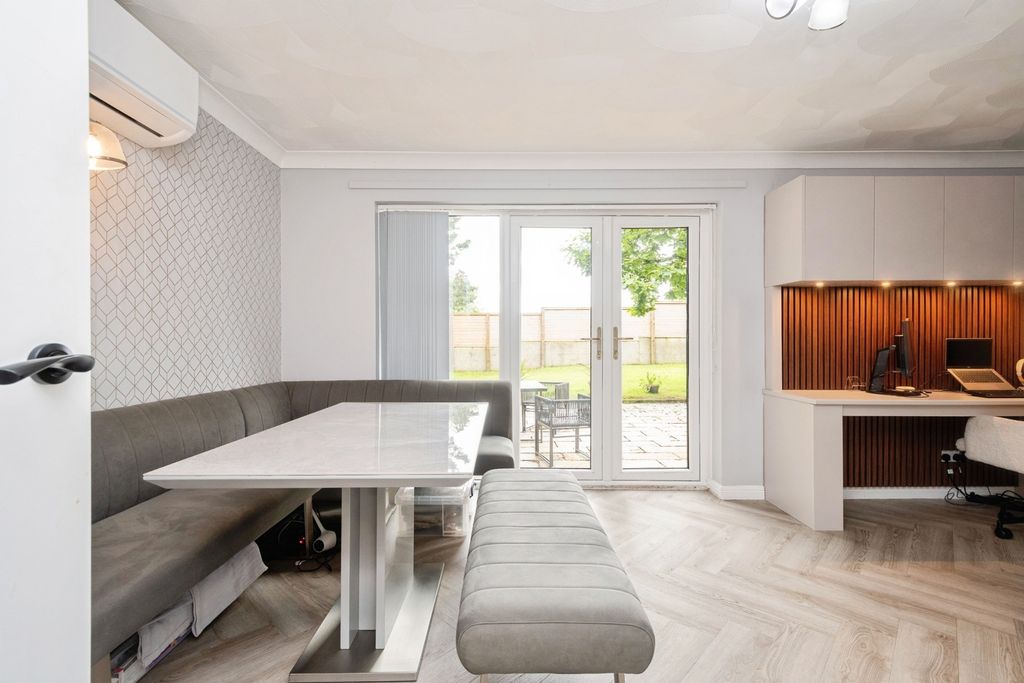 Property photo 2 of 19 Pbox-Img.Jpg