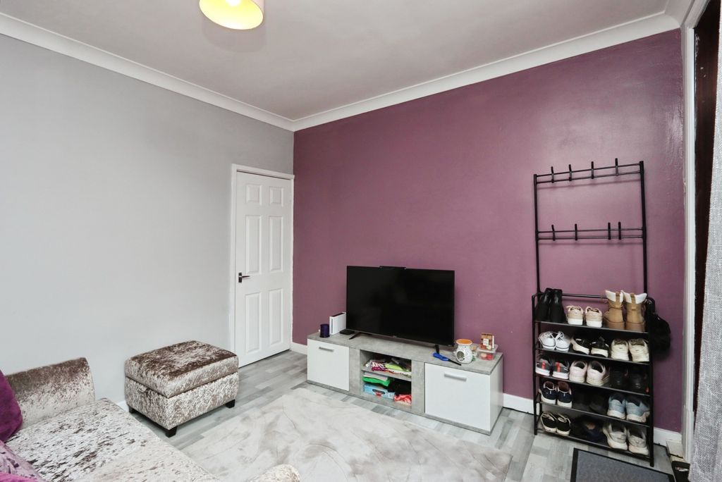Property photo 3 of 15 Pbox-Img.Jpg