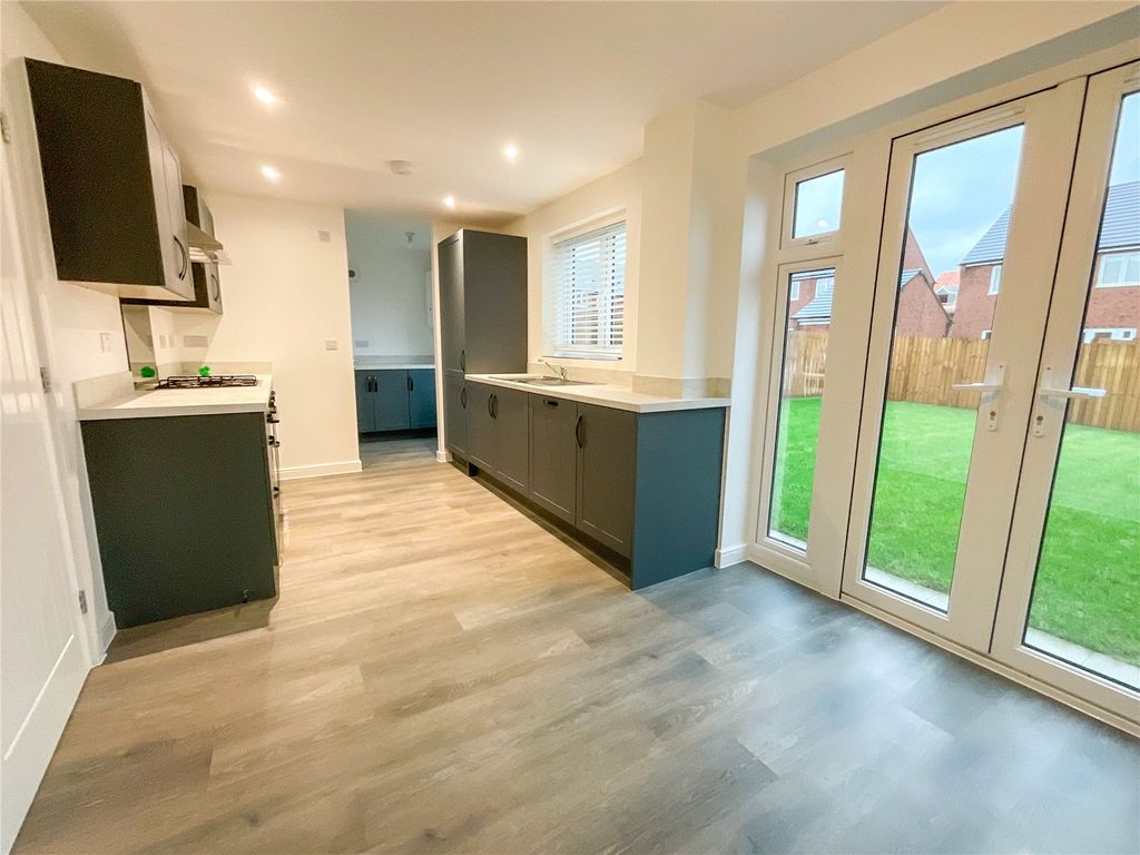 Property photo 2 of 18 Picture No. 01