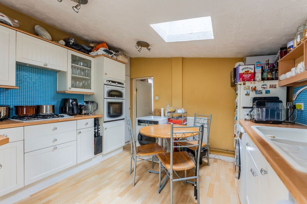 Property photo 3 of 16