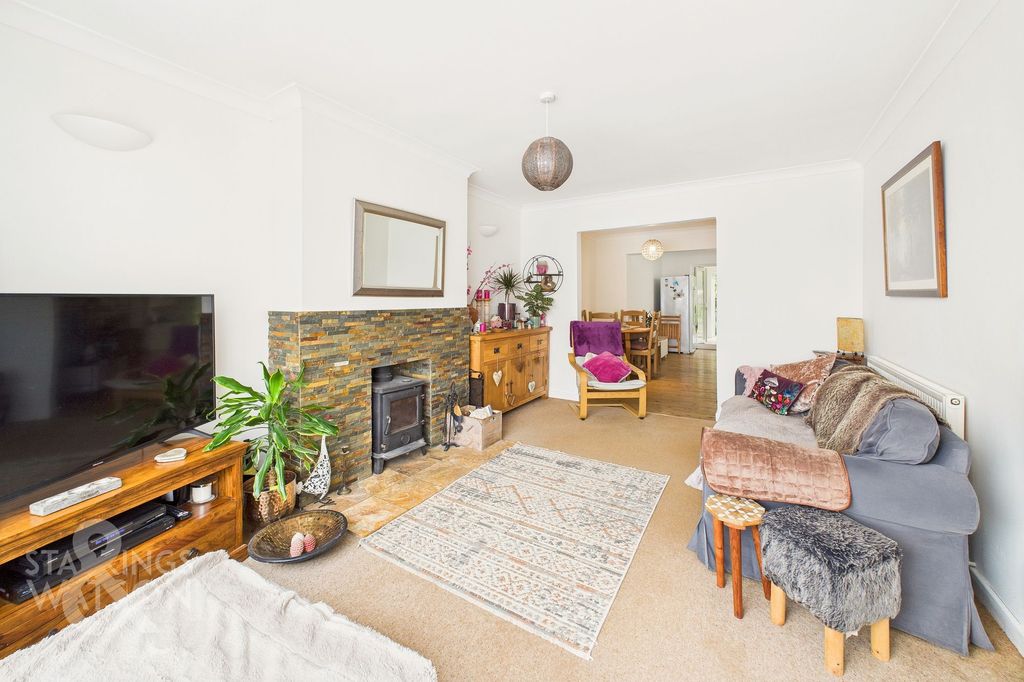 Property photo 2 of 26