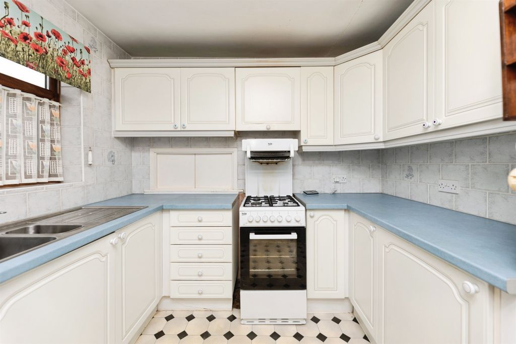 Property photo 2 of 17