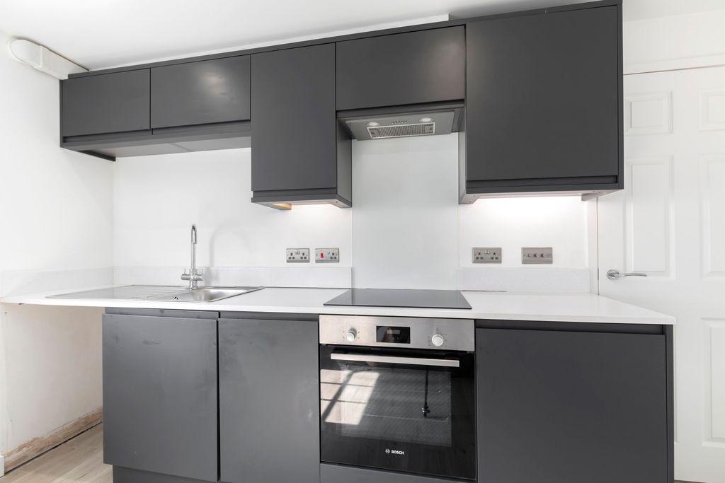 Property photo 3 of 6 Flat 3, 10E-04