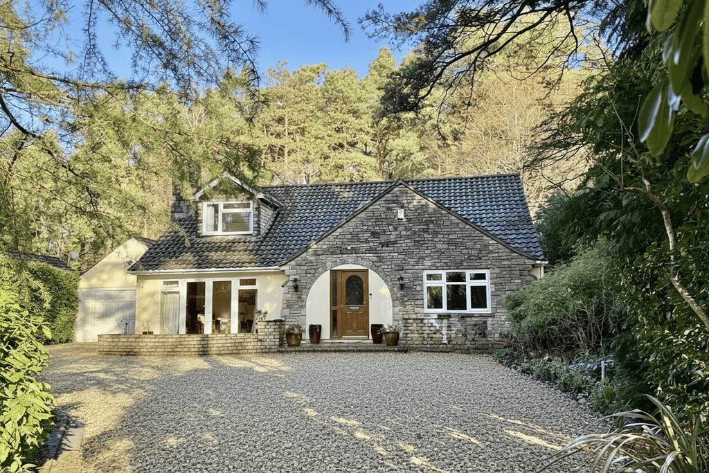 Property photo 1 of 41 5 Bedroom Detached Chalet Home