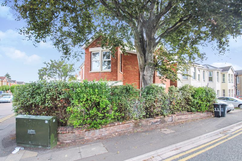 Property photo 1 of 14 Photo 11