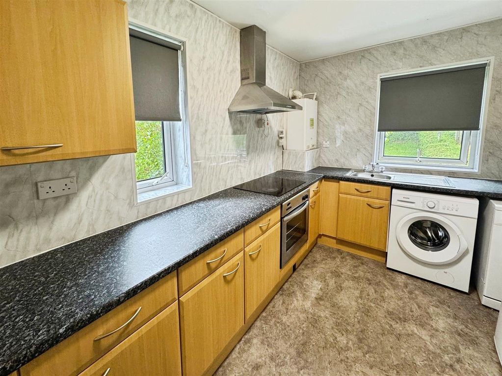 Property photo 3 of 6 3