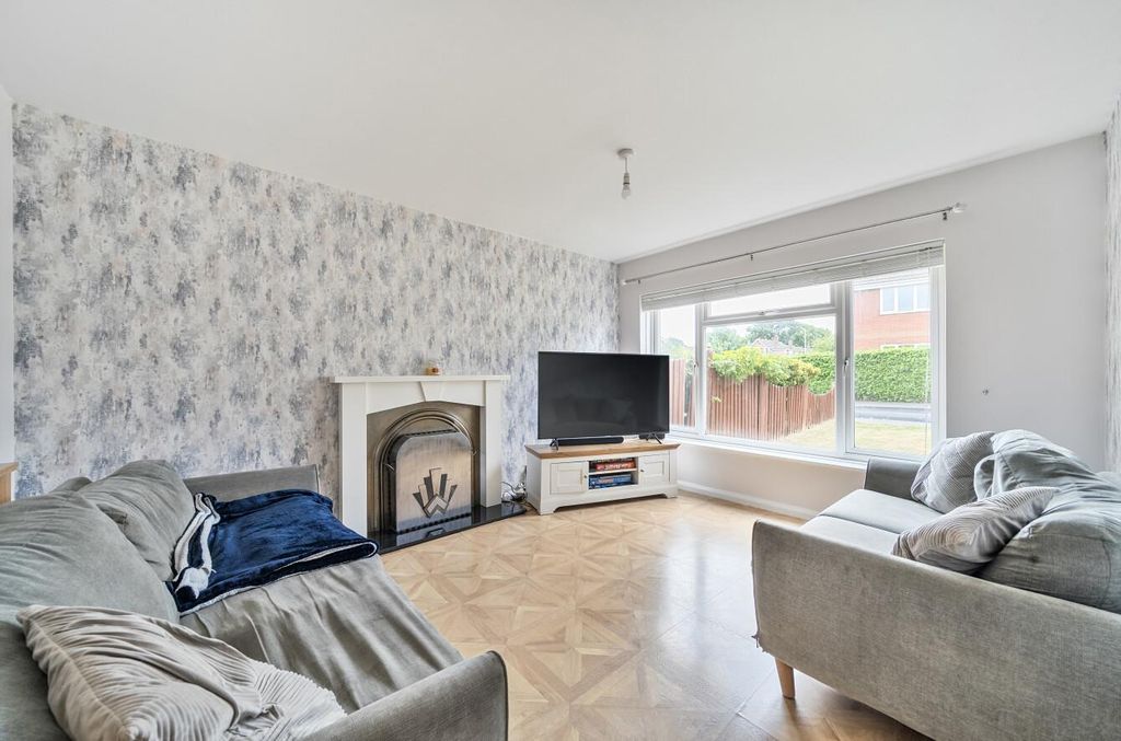 Property photo 2 of 12 Living Room