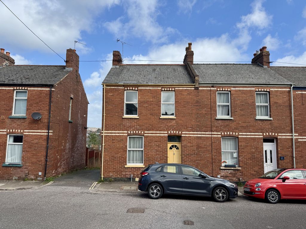 Property photo 1 of 8