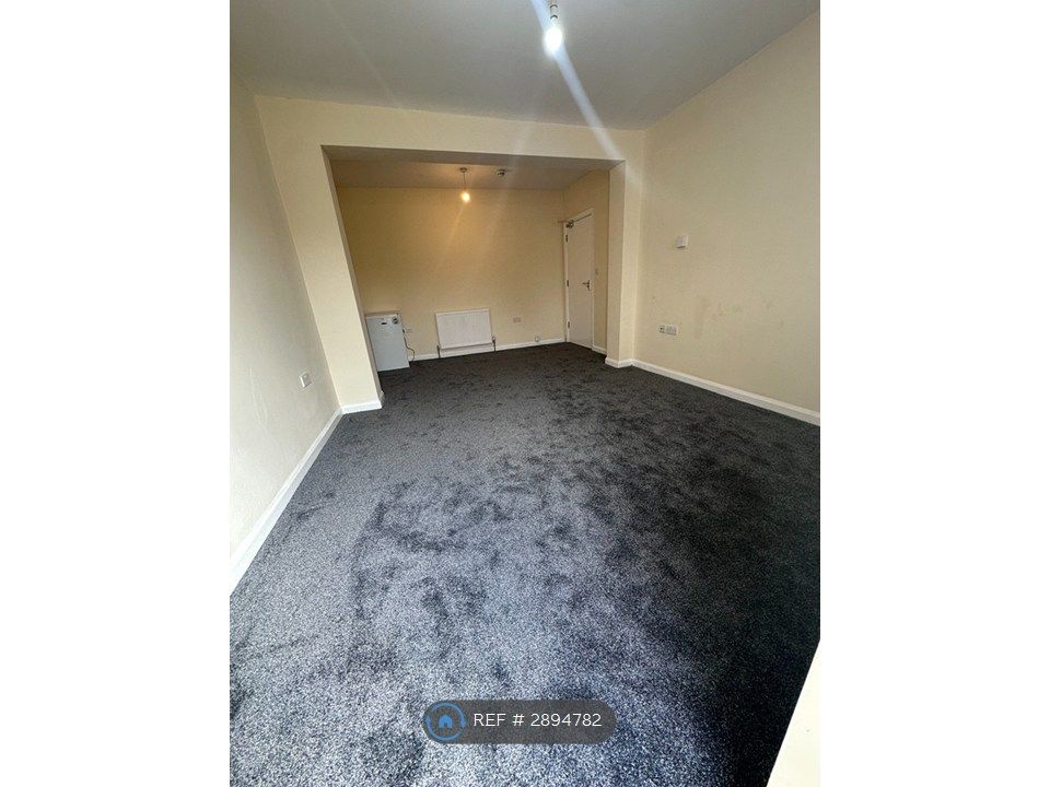 Property photo 1 of 7 Family Room Ground Floor