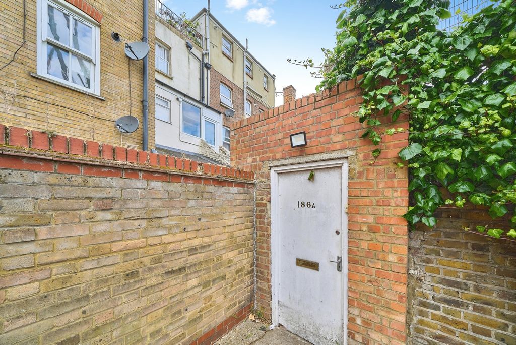 Property photo 2 of 11 Pbox-Img.Jpg