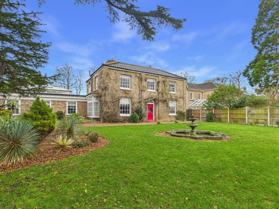 Property photo 1 of 33