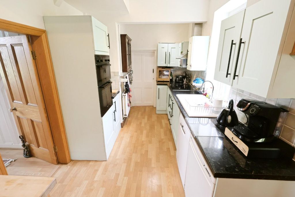 Property photo 3 of 22 Kitchen/Dining Room