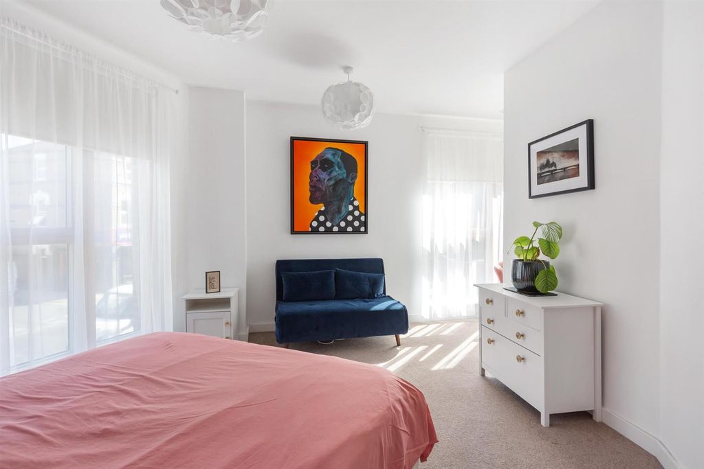 Property photo 2 of 15 386B1332-Hdr.Jpg