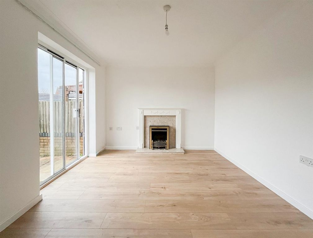 Property photo 2 of 16 Living Room