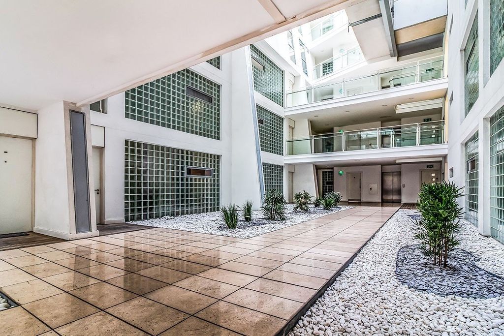 Property photo 2 of 9 Picture No. 12