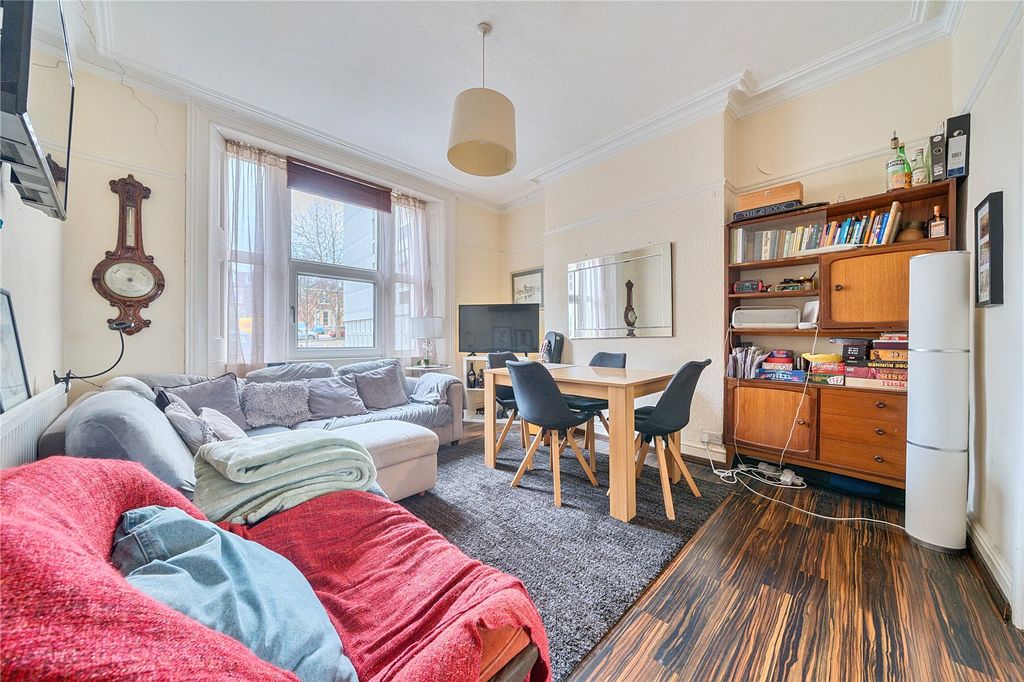 Property photo 2 of 20 Picture No. 17