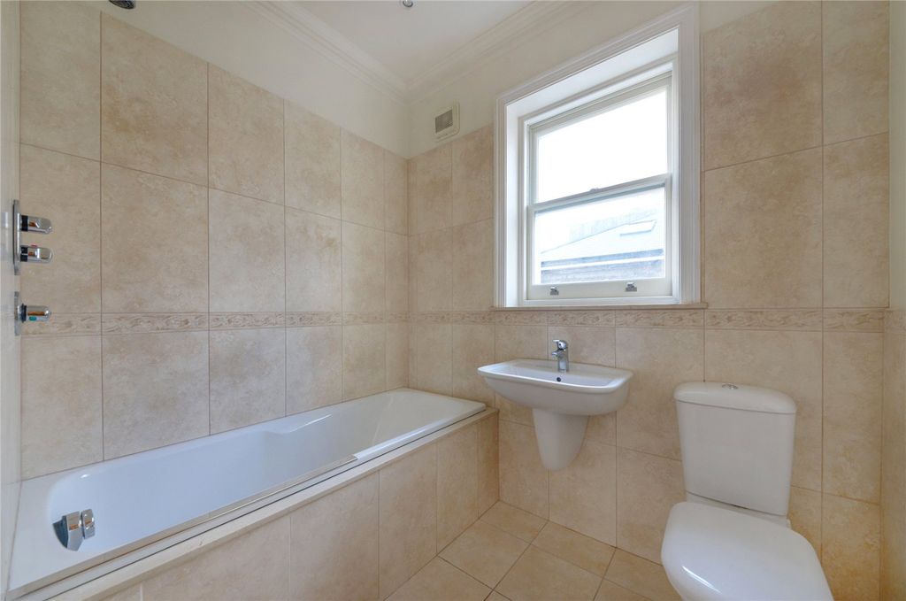 Property photo 3 of 7 Picture No. 02