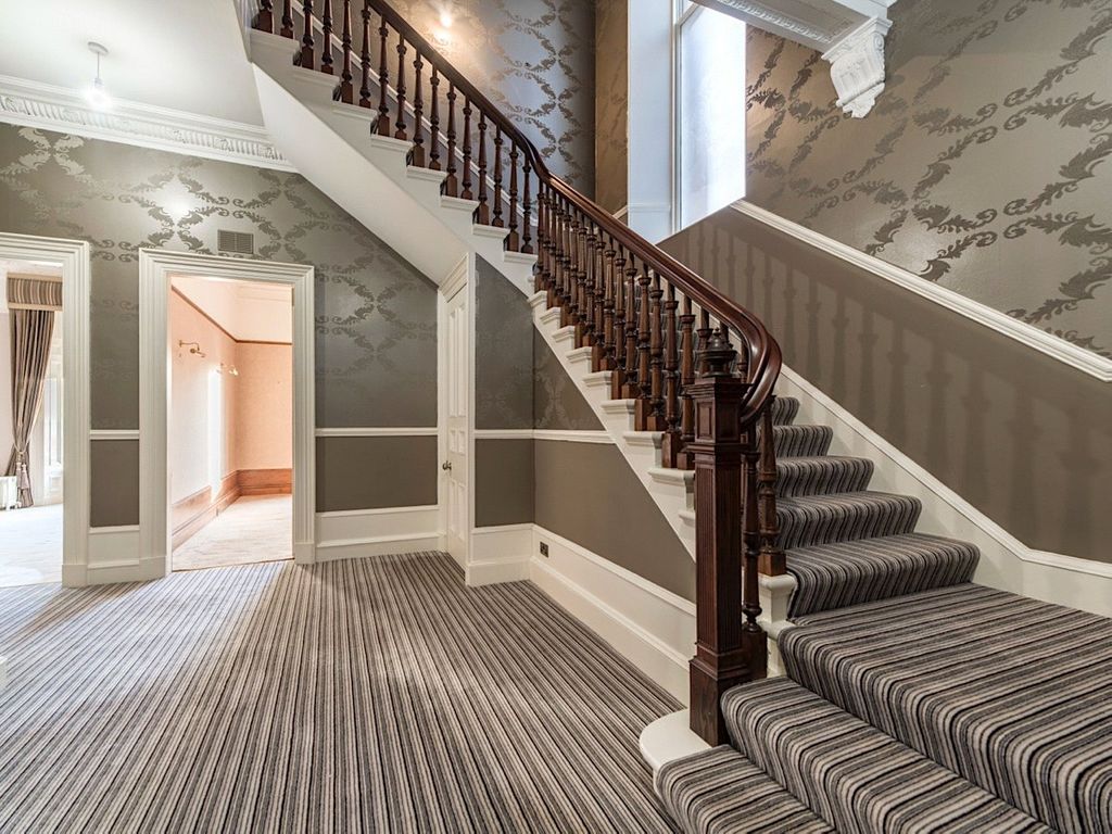 Property photo 2 of 12 Hallway