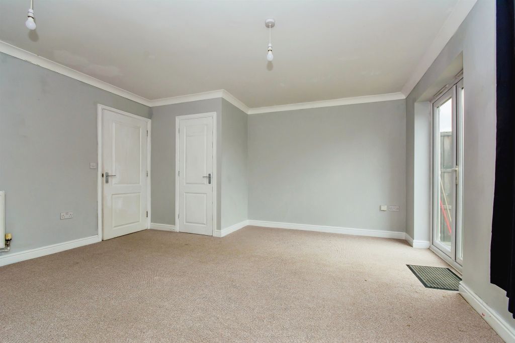 Property photo 3 of 16 Living Room