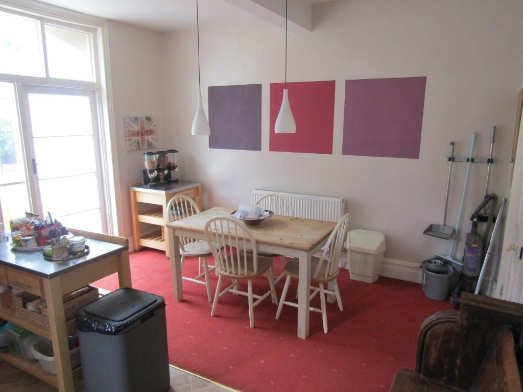 Property photo 3 of 10 Kitchen/Dining Area