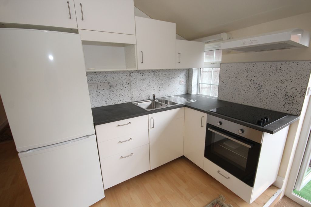 Property photo 3 of 6 Photo 2