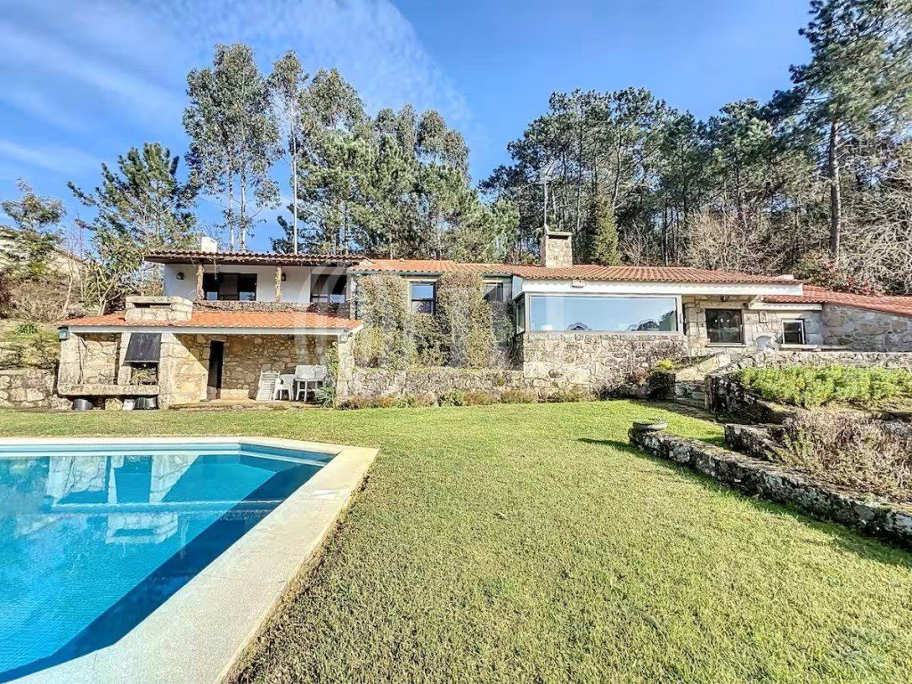 Property photo 1 of 27 T6+1 Villa With Swimming Pool, Gondarém, Vila Nova De Cerveira