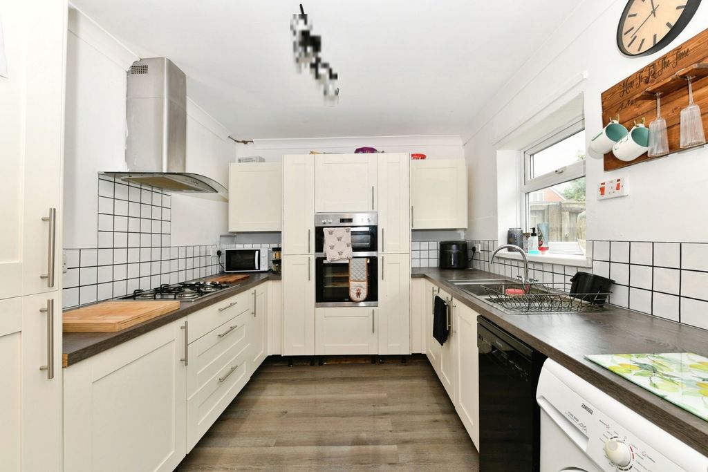 Property photo 3 of 11 Pbox-Img.Jpg