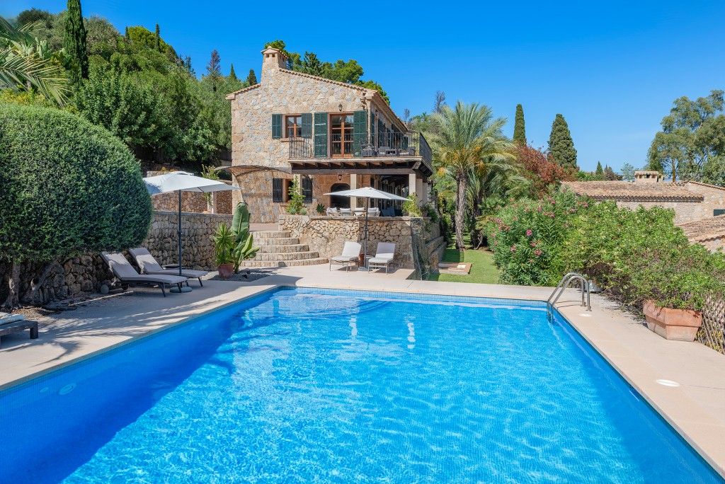 Property photo 2 of 20 Exterior And Pool