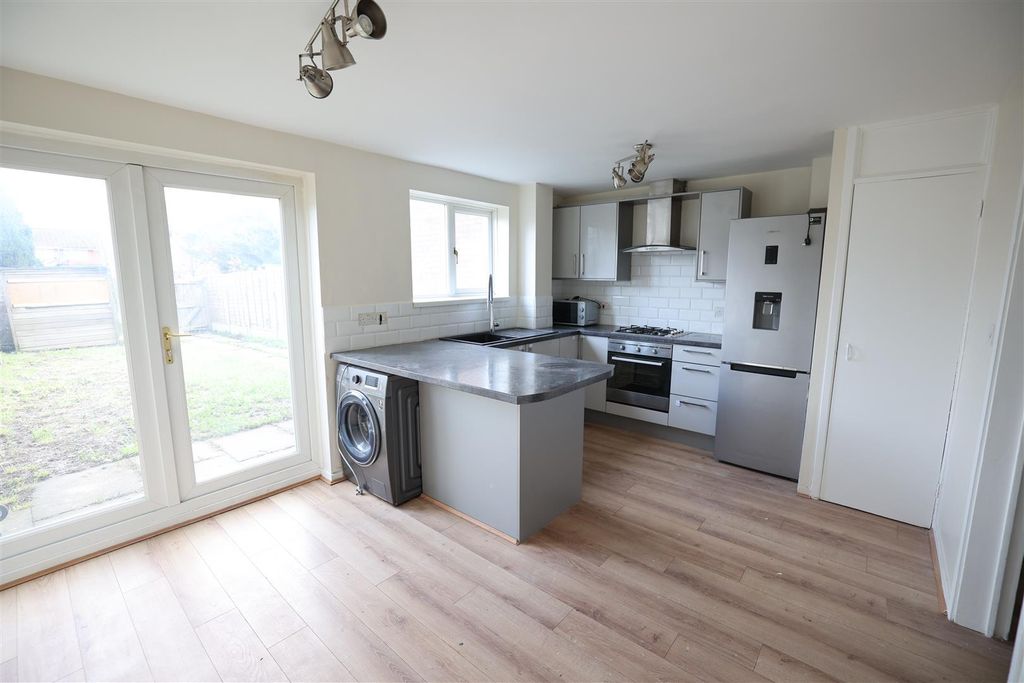 Property photo 2 of 7 R6__1466.Jpg