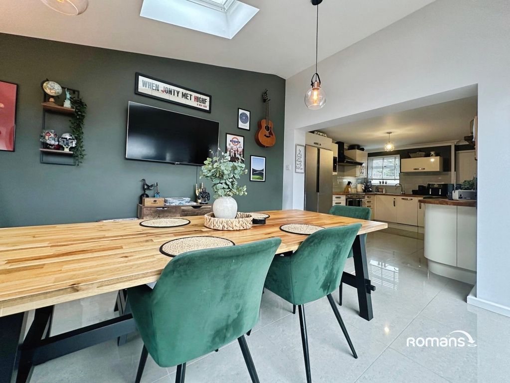 Property photo 2 of 20 Picture No. 13