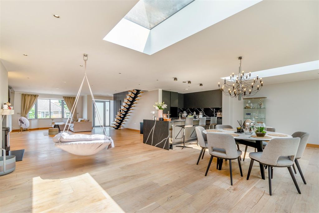 Property photo 2 of 21 Open Plan Lounge/Kitchen/Dining Area