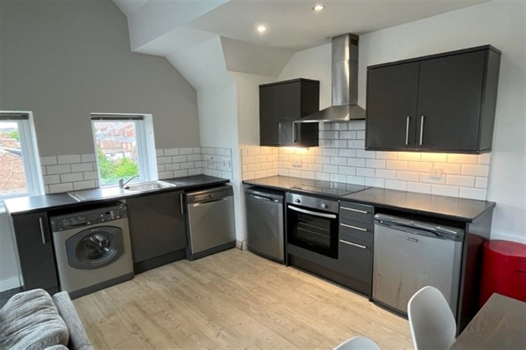 Property photo 1 of 9 (Thumbnail)