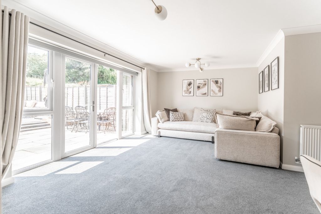 Property photo 2 of 29 5276702