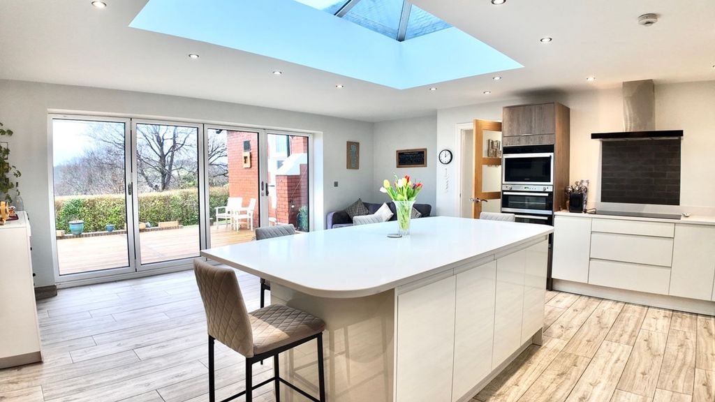 Property photo 2 of 58