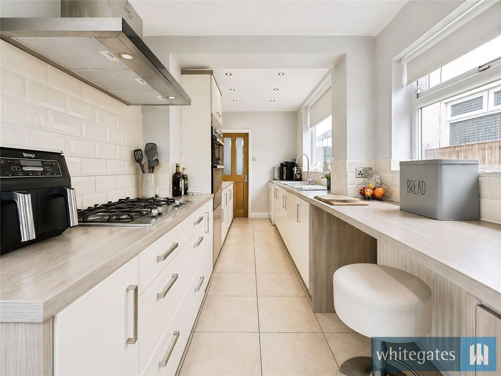 Property photo 3 of 15 Picture No. 18