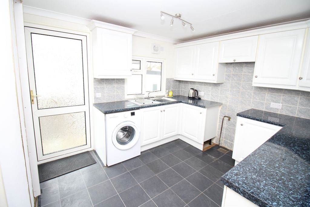 Property photo 3 of 9 Photo 5