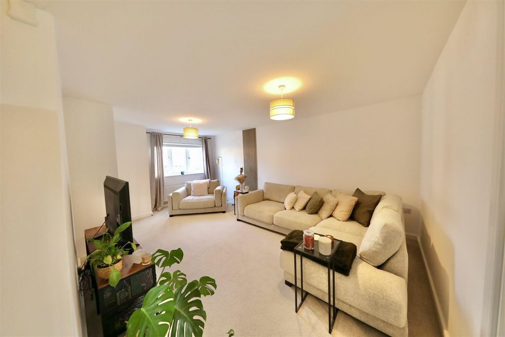 Property photo 2 of 17 Living Room