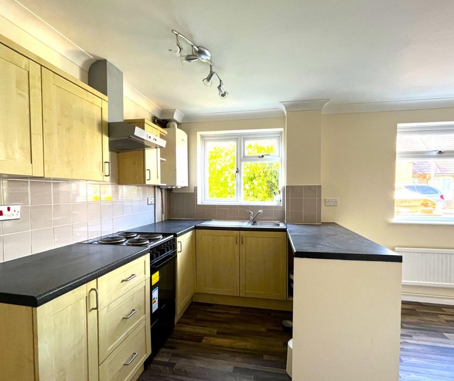 Property photo 3 of 6 Kitchen.Jpg