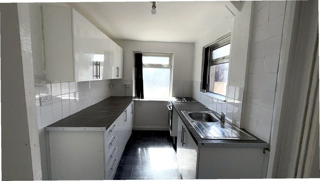 Additional image 4 of 3 bed semi-detached house to rentSable Avenue, Port Talbot SA12