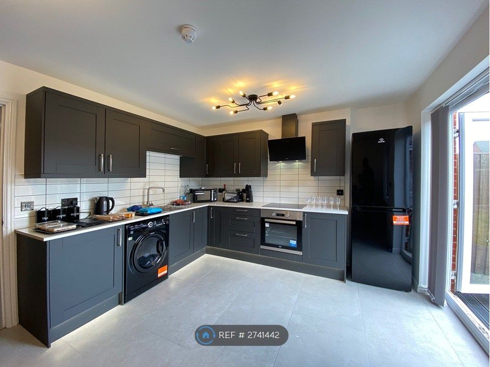 Property photo 2 of 25