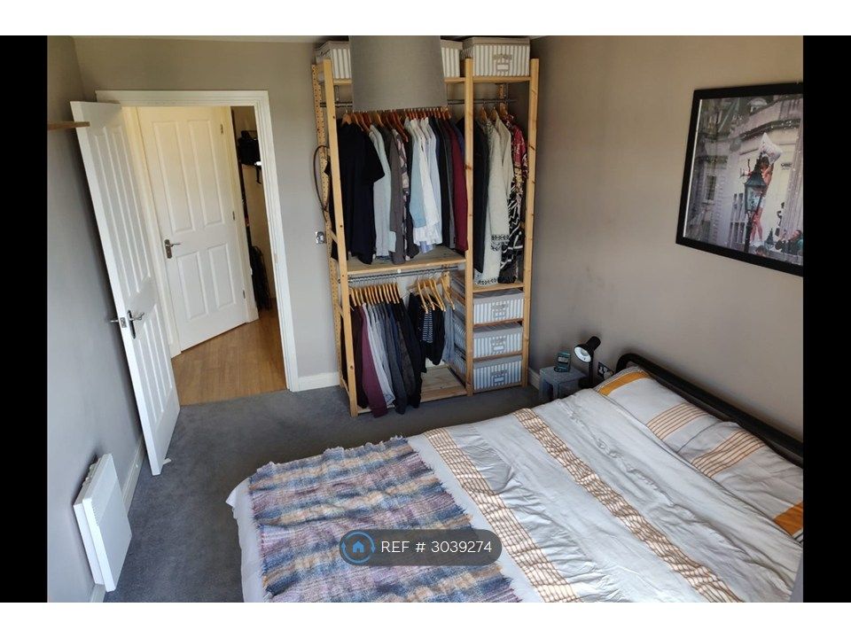 Property photo 3 of 6 Bedroom