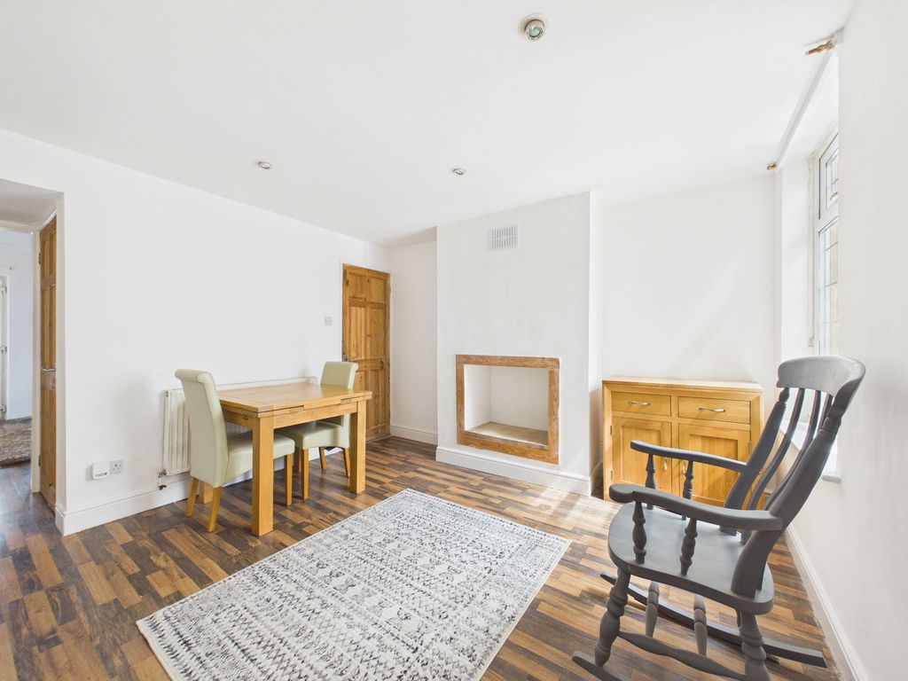 Property photo 3 of 15 Dining Room