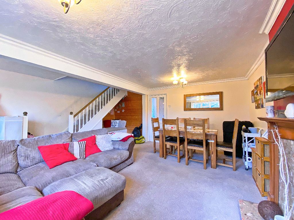 Property photo 2 of 11 2