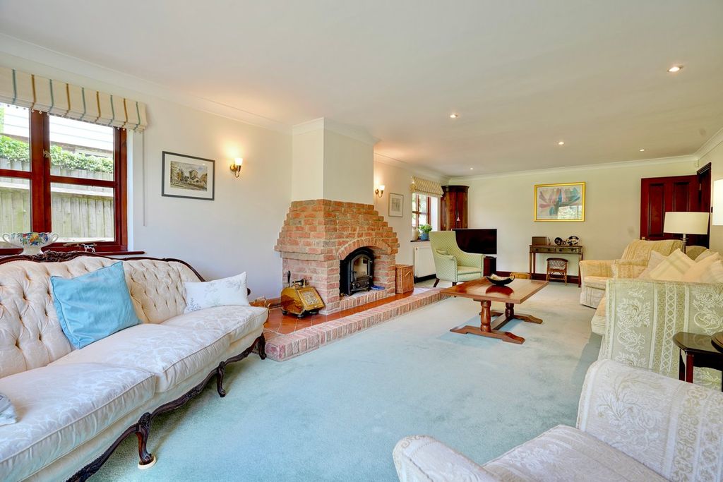 Property photo 2 of 22