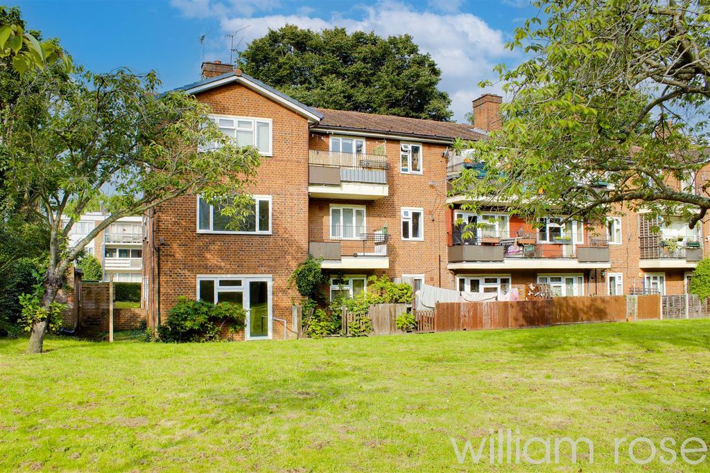 Property photo 3 of 11