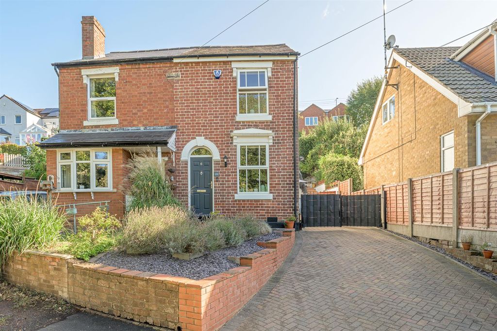 Property photo 1 of 25